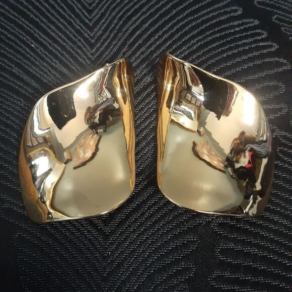 Zara Elegant Goldtone Abstract Statement Earrings - Picture 3 of 11